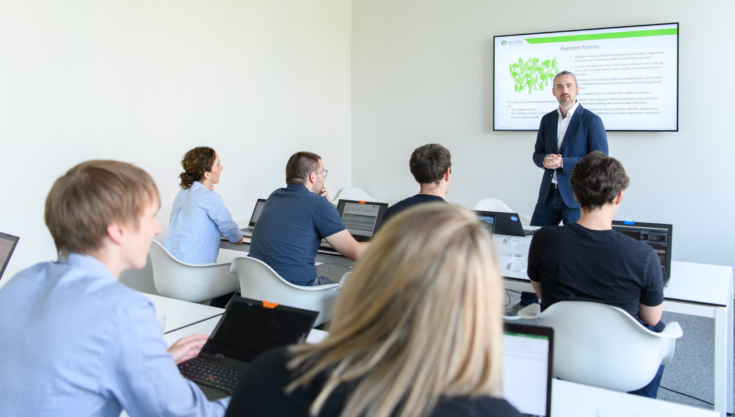 data-science-training-resized schulungssituation-bei-eoda