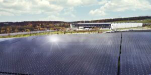 Solaranlage mit Produktionsstätte