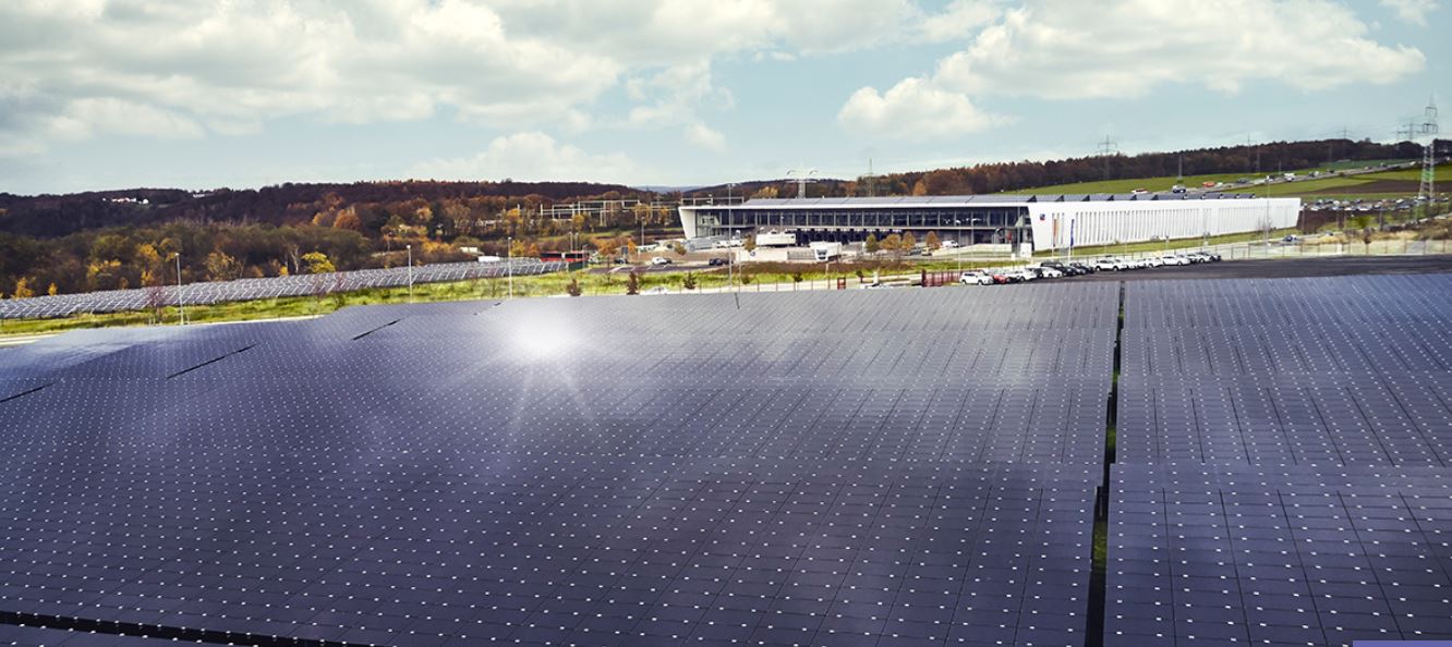 Solaranlage mit Produktionsstätte