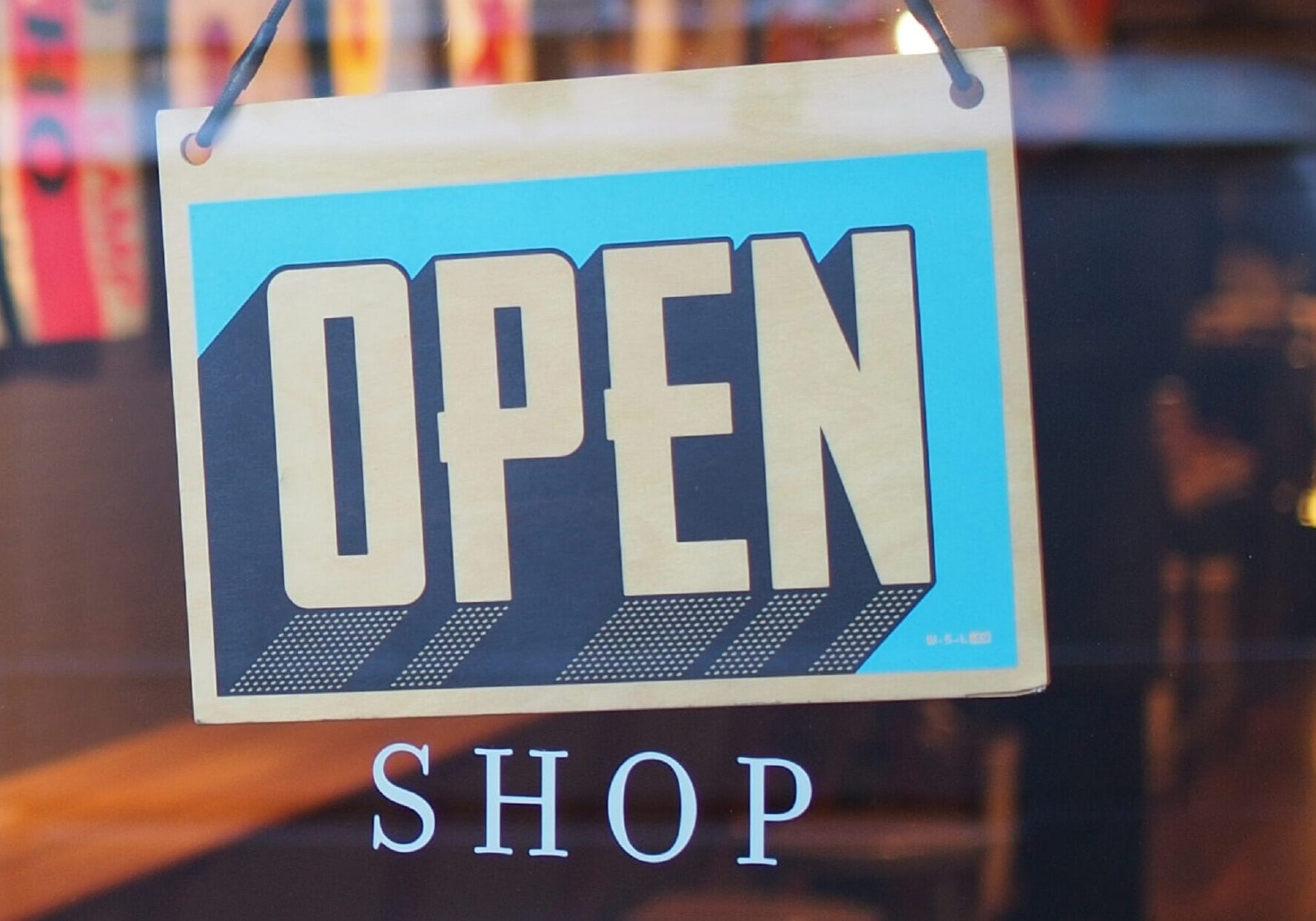 Datenanalyse Einzelhande, Schild mit Open